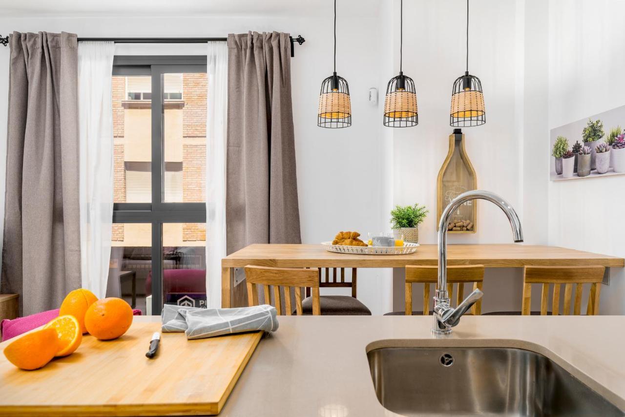 Apartamento Deluxe Con Piscina, Terraza & Parking Málaga Exteriör bild