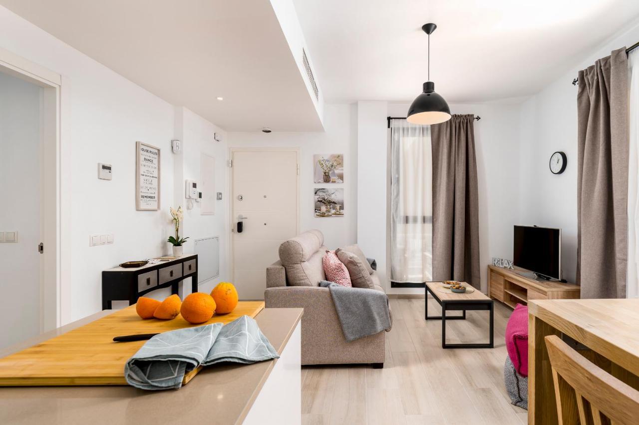 Apartamento Deluxe Con Piscina, Terraza & Parking Málaga Exteriör bild