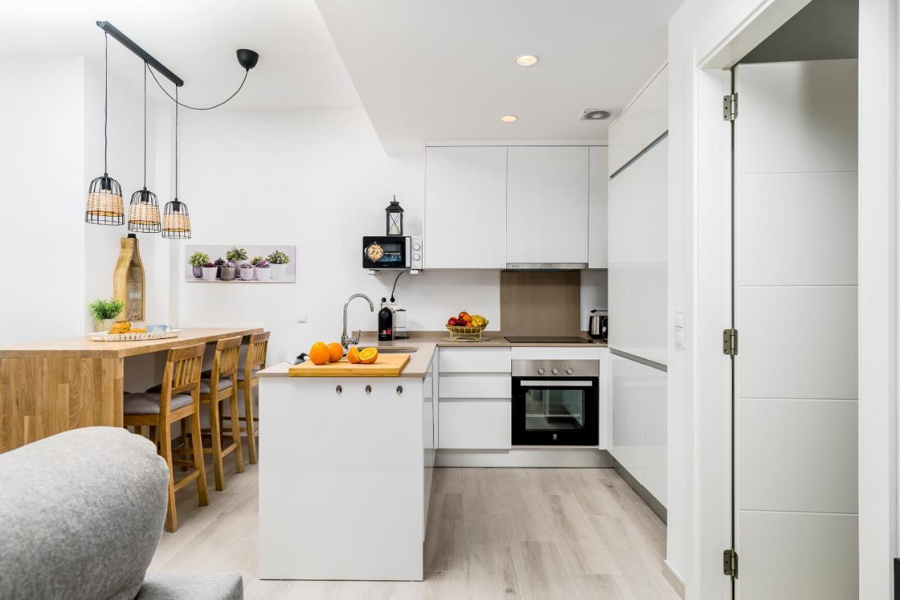 Apartamento Deluxe Con Piscina, Terraza & Parking Málaga Exteriör bild