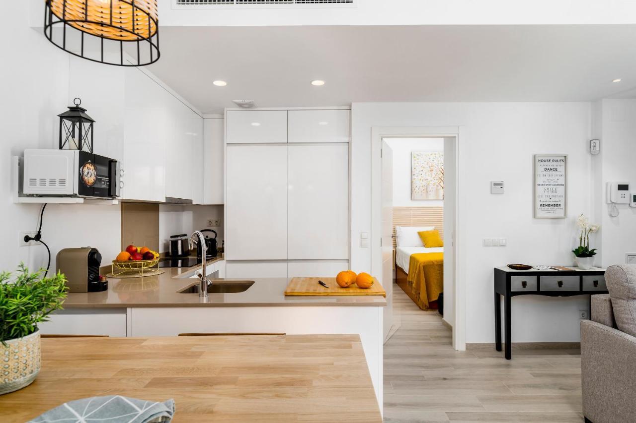 Apartamento Deluxe Con Piscina, Terraza & Parking Málaga Exteriör bild
